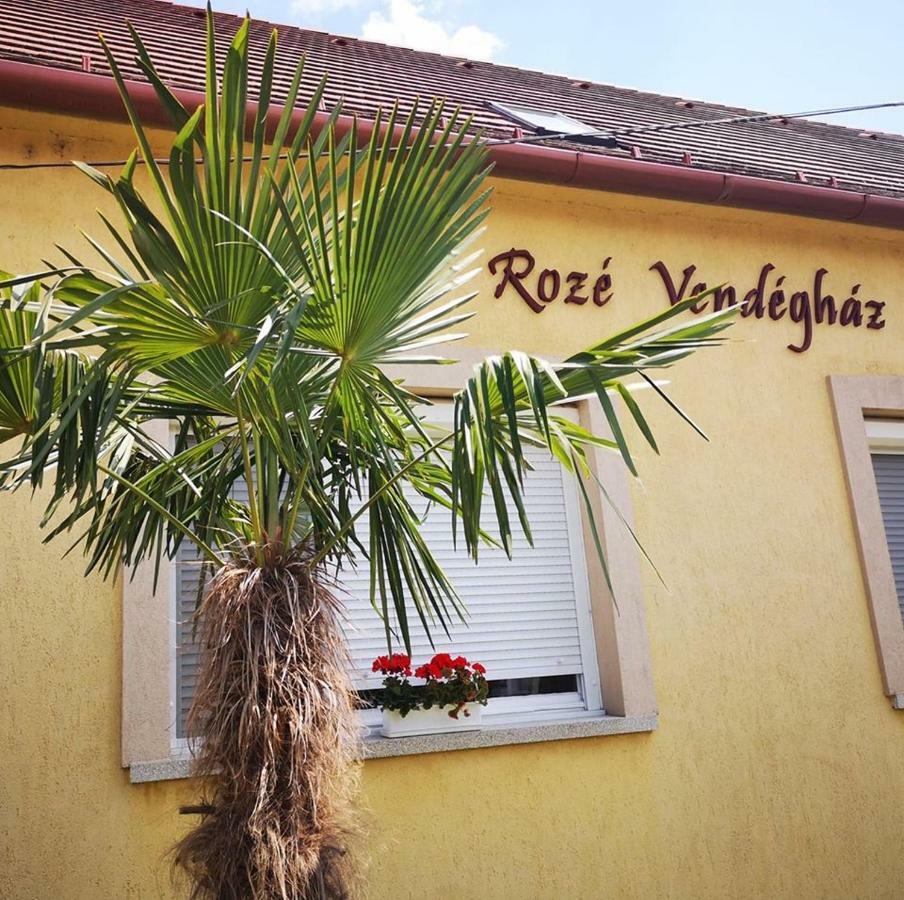 Готель Roze Vendeghaz Віллань Екстер'єр фото